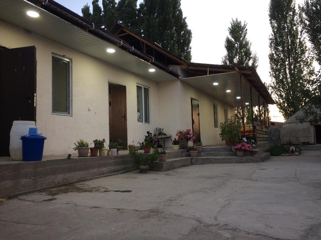 Guest House Mira Kochkor Zewnętrze zdjęcie