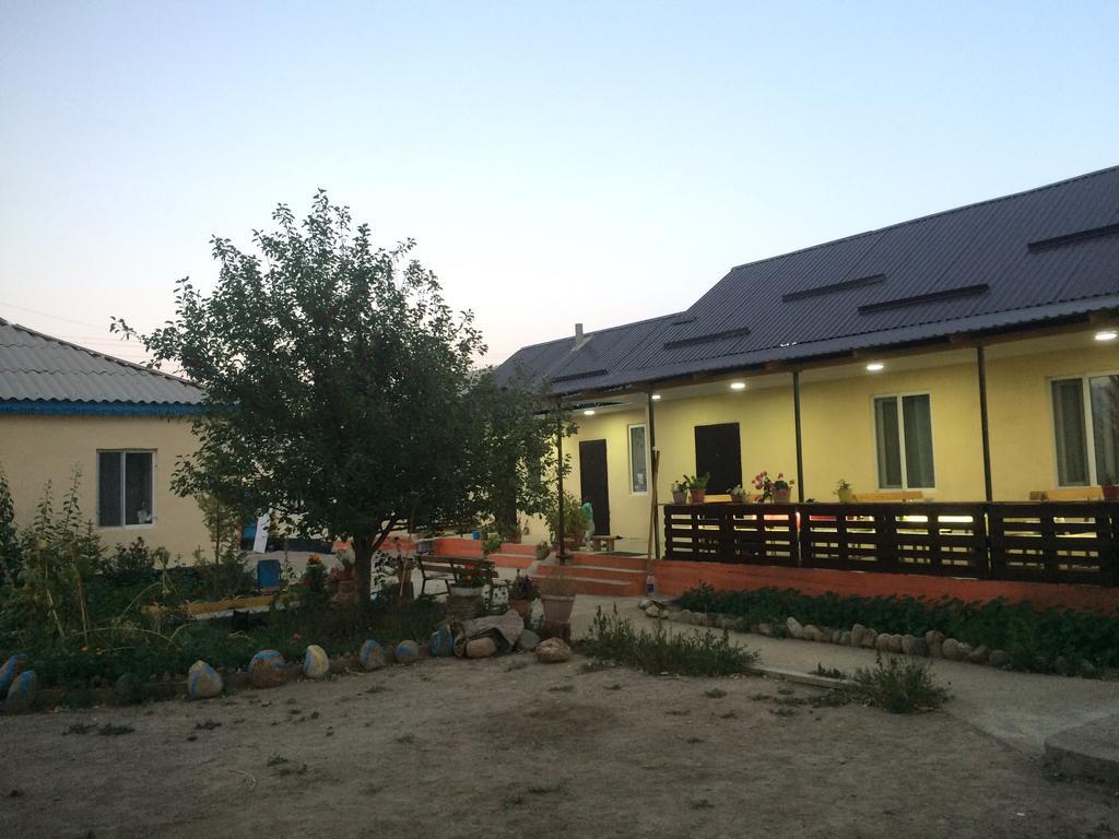 Guest House Mira Kochkor Zewnętrze zdjęcie
